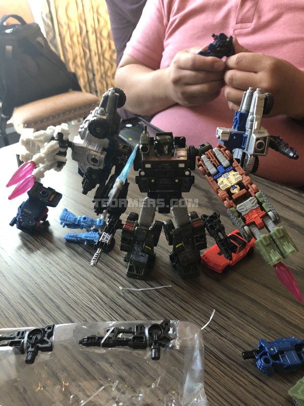 Transformers Siege War For Cybertron Preview Wave 1  (76 of 103)